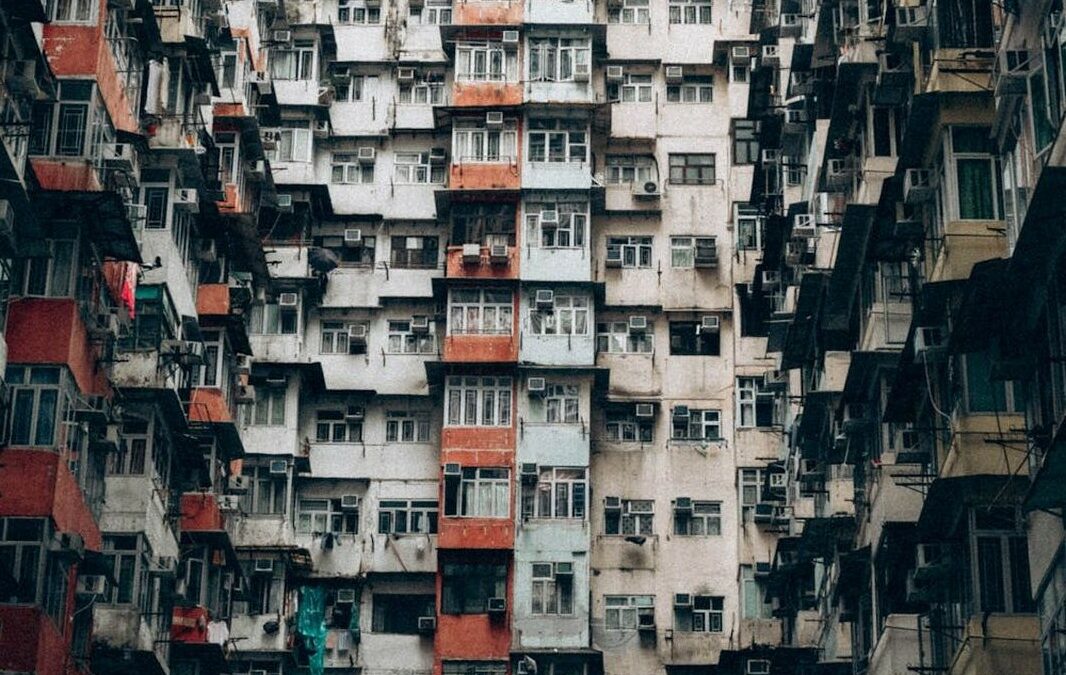 Come Obbligare un Condominio a Fare i Lavori: Guida Pratica