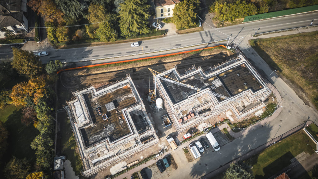 Vista dall'alto cantiere nuovi appartamenti a Canali Reggio Emilia